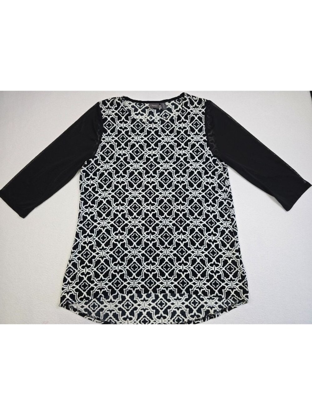 Chicos Travelers Size 2 Large Black & White Pattern Tunic Top 3/4 Sleeve